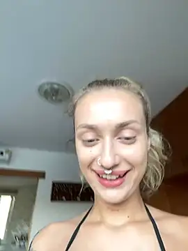 Snapshot of MonicaMilz chatting on February 2025 10:36:02 AM MonicaMilz online show from February 2025 10:36:02 AM