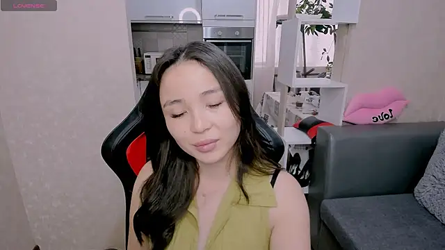 Snapshot of AyaMoon chatting on October 2025 05:48:02 AM AyaMoon online show from October 2025 05:48:02 AM