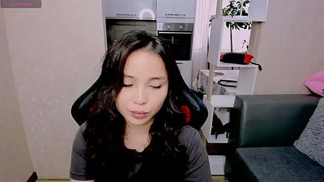 Snapshot of AyaMoon chatting on October 2025 04:11:01 AM AyaMoon online show from October 2025 04:11:01 AM