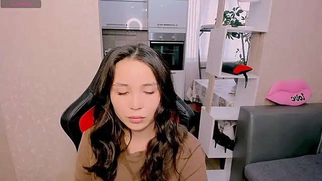 Snapshot of AyaMoon chatting on October 2025 03:53:01 AM AyaMoon online show from October 2025 03:53:01 AM