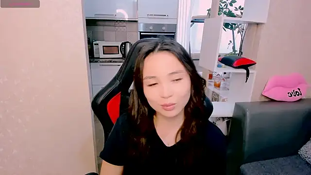 Snapshot of AyaMoon chatting on October 2025 05:04:02 AM AyaMoon online show from October 2025 05:04:02 AM