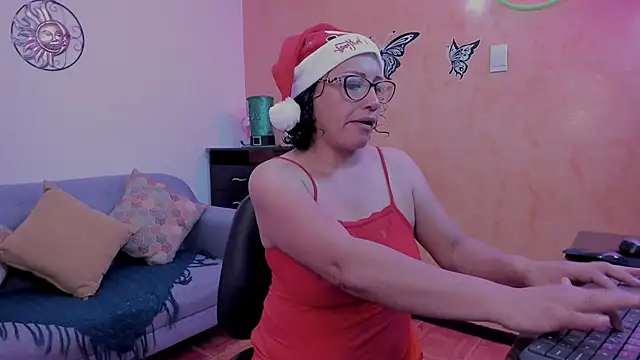 scarlet wet online show from December 2025 06:04:02 PM