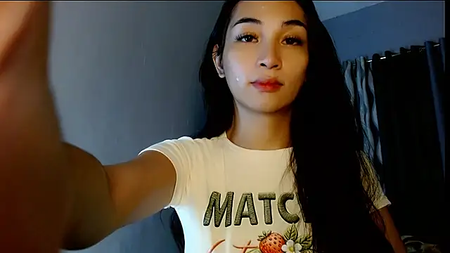 Snapshot of SweetLilly_18 chatting on July 2026 02:36:01 AM SweetLilly 18 online show from July 2026 02:36:01 AM