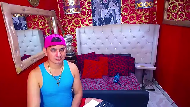 Snapshot of PEINBOYS chatting on October 2025 07:23:01 PM PEINBOYS online show from October 2025 07:23:01 PM