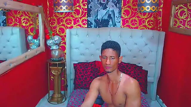 Snapshot of PEINBOYS chatting on October 2025 11:24:02 PM PEINBOYS online show from October 2025 11:24:02 PM