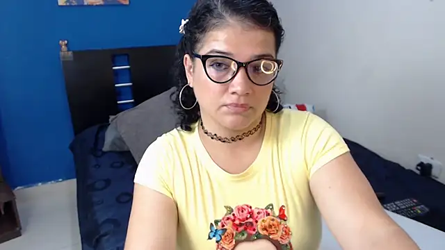 GlendaStarx online show from April 2026 08:04:02 PM