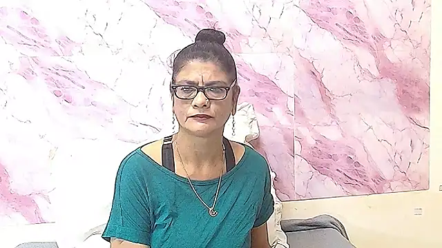 Snapshot of IndianAllure chatting on October 2025 05:33:02 AM IndianAllure online show from October 2025 05:33:02 AM