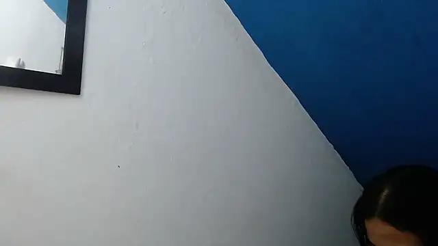 Snapshot of DAELAA chatting on October 2025 10:21:01 PM DAELAA online show from October 2025 10:21:01 PM