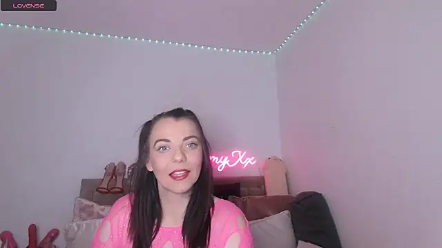 Snapshot of sluty_sammy chatting on January 2025 01:01:01 PM sluty sammy online show from January 2025 01:01:01 PM