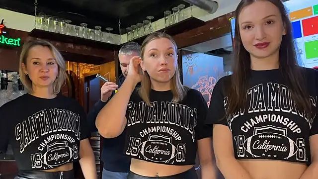 Snapshot of dirtypub chatting on October 2025 01:43:02 PM dirtypub online show from October 2025 01:43:02 PM