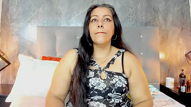 Snapshot of SexxyPamela chatting on December 2025 12:43:01 PM SexxyPamela online show from December 2025 12:43:01 PM