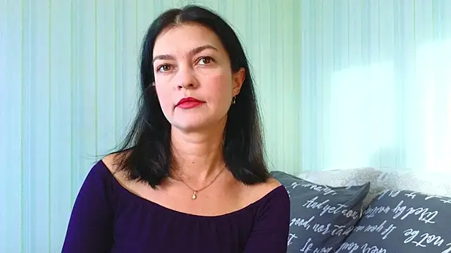 Snapshot of _Lily_ chatting on November 2025 06:24:02 AM Lily online show from November 2025 06:24:02 AM