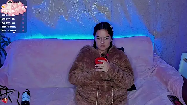 Snapshot of Shyfantasies chatting on February 2025 07:22:01 AM Shyfantasies online show from February 2025 07:22:01 AM