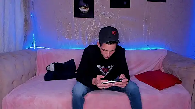 Snapshot of Shyfantasies chatting on October 2025 10:38:01 PM Shyfantasies online show from October 2025 10:38:01 PM