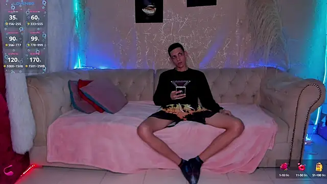 Snapshot of Shyfantasies chatting on October 2025 02:44:01 AM Shyfantasies online show from October 2025 02:44:01 AM