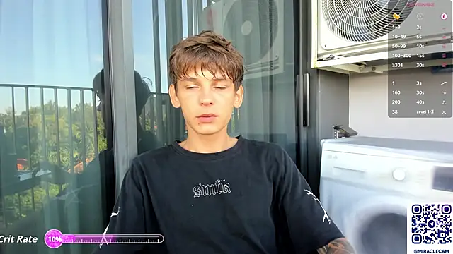 MiracleCam online show from October 2025 12:32:01 AM