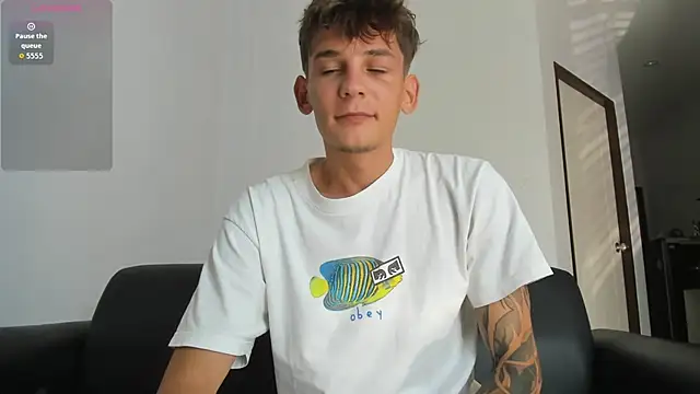 MiracleCam online show from March 2026 02:06:02 AM