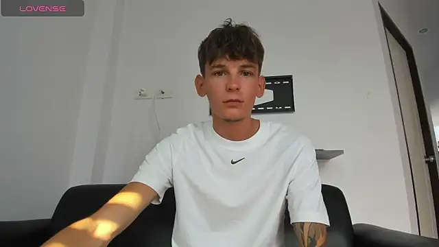 MiracleCam online show from March 2026 01:42:02 AM