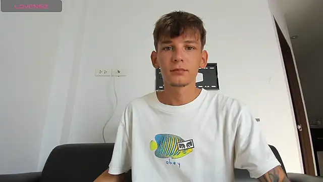 MiracleCam online show from March 2026 01:22:02 AM