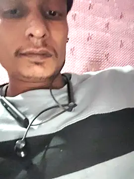 Snapshot of hq9870a chatting on February 2026 07:43:01 PM hq9870a online show from February 2026 07:43:01 PM