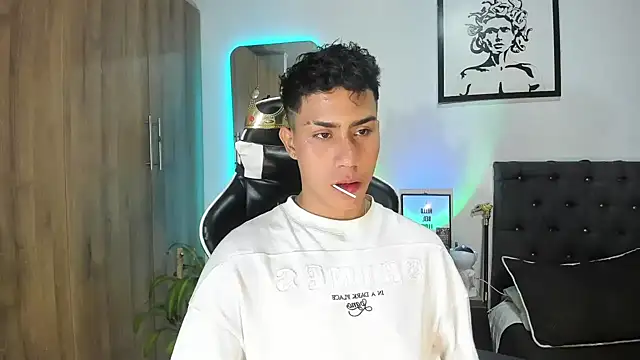 Snapshot of AlanNaughty chatting on February 2026 10:01:01 AM AlanNaughty online show from February 2026 10:01:01 AM