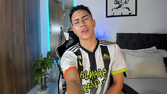 Snapshot of AlanNaughty chatting on March 2026 11:54:02 PM AlanNaughty online show from March 2026 11:54:02 PM