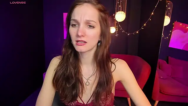 Snapshot of MirandaGlow chatting on February 2025 11:54:01 AM MirandaGlow online show from February 2025 11:54:01 AM