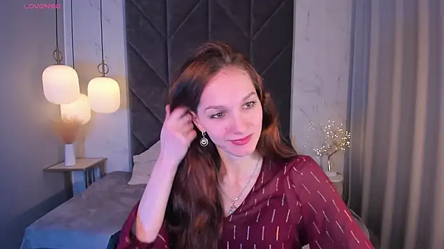 Snapshot of MirandaGlow chatting on March 2025 05:54:01 AM MirandaGlow online show from March 2025 05:54:01 AM