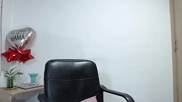 Snapshot of pattymaturex chatting on January 2025 11:19:02 PM pattymaturex online show from January 2025 11:19:02 PM