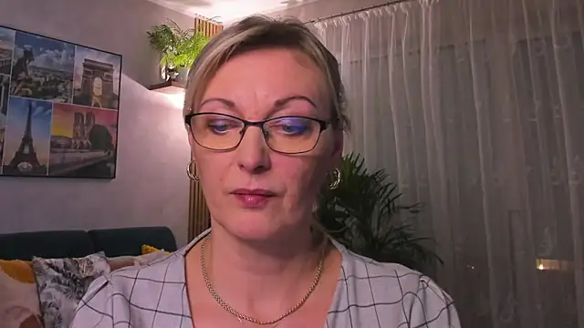 Snapshot of vanessa_chat chatting on February 2025 05:43:02 PM vanessa chat online show from February 2025 05:43:02 PM