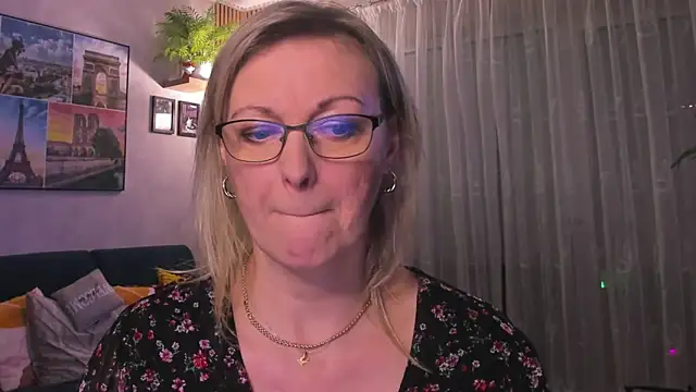 Snapshot of vanessa_chat chatting on March 2025 05:57:02 PM vanessa chat online show from March 2025 05:57:02 PM