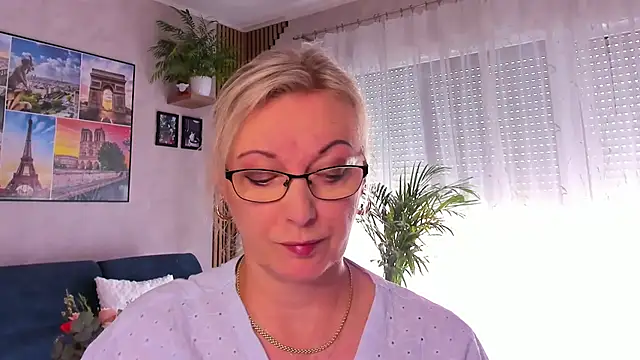 vanessa chat online show from May 2026 01:17:01 PM