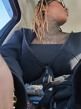 DarkDea online show from November 2025 11:09:02 AM