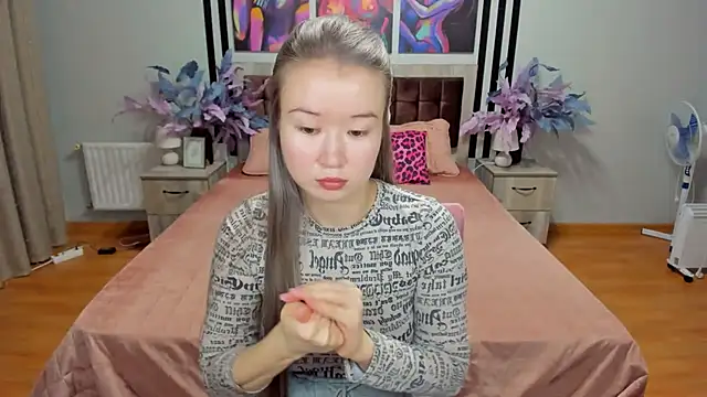 Snapshot of PollyOcean chatting on December 2024 10:50:01 AM PollyOcean online show from December 2024 10:50:01 AM