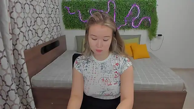 Snapshot of PollyOcean chatting on January 2025 10:49:01 AM PollyOcean online show from January 2025 10:49:01 AM