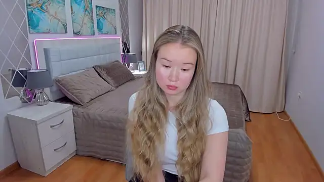 Snapshot of PollyOcean chatting on February 2025 10:35:01 AM PollyOcean online show from February 2025 10:35:01 AM