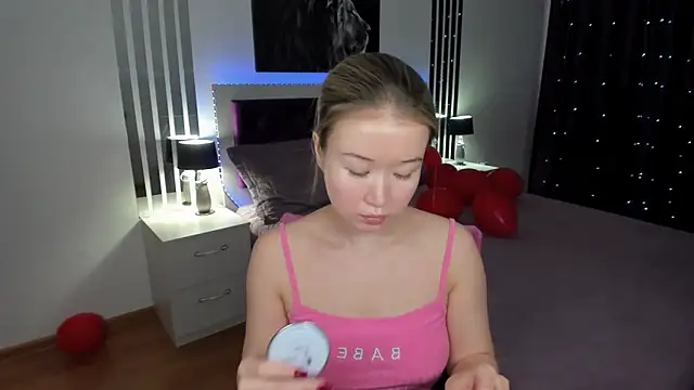 Snapshot of PollyOcean chatting on February 2025 10:56:02 AM PollyOcean online show from February 2025 10:56:02 AM