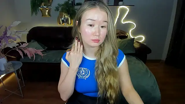 Snapshot of PollyOcean chatting on February 2025 10:28:02 AM PollyOcean online show from February 2025 10:28:02 AM