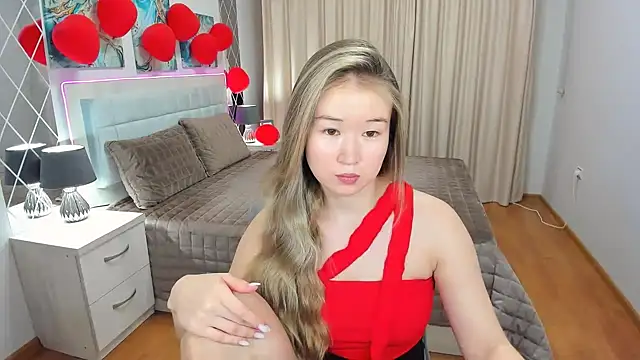 Snapshot of PollyOcean chatting on March 2025 10:45:02 AM PollyOcean online show from March 2025 10:45:02 AM