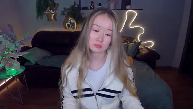 Snapshot of PollyOcean chatting on March 2025 02:01:02 PM PollyOcean online show from March 2025 02:01:02 PM