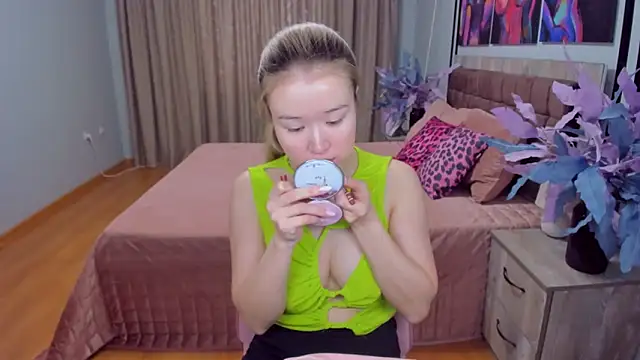 Snapshot of PollyOcean chatting on March 2025 09:40:02 AM PollyOcean online show from March 2025 09:40:02 AM