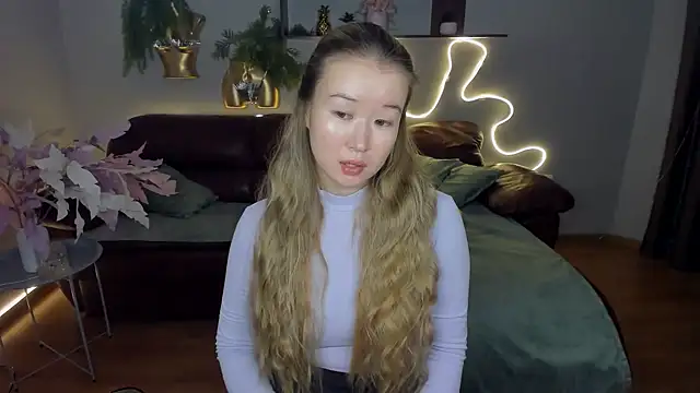 Snapshot of PollyOcean chatting on March 2025 10:44:02 AM PollyOcean online show from March 2025 10:44:02 AM