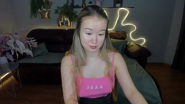 Snapshot of PollyOcean chatting on March 2025 10:54:02 AM PollyOcean online show from March 2025 10:54:02 AM