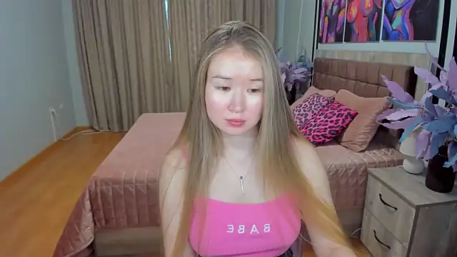 Snapshot of PollyOcean chatting on March 2025 11:55:01 AM PollyOcean online show from March 2025 11:55:01 AM