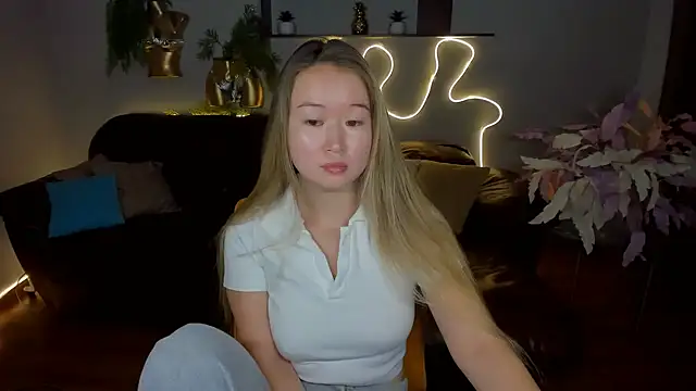 Snapshot of PollyOcean chatting on September 2025 10:04:02 AM PollyOcean online show from September 2025 10:04:02 AM