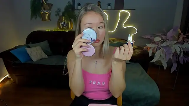 Snapshot of PollyOcean chatting on September 2025 11:34:02 AM PollyOcean online show from September 2025 11:34:02 AM