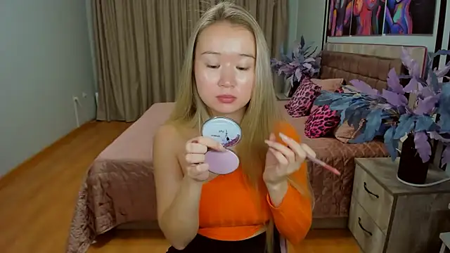 Snapshot of PollyOcean chatting on October 2025 06:14:02 AM PollyOcean online show from October 2025 06:14:02 AM