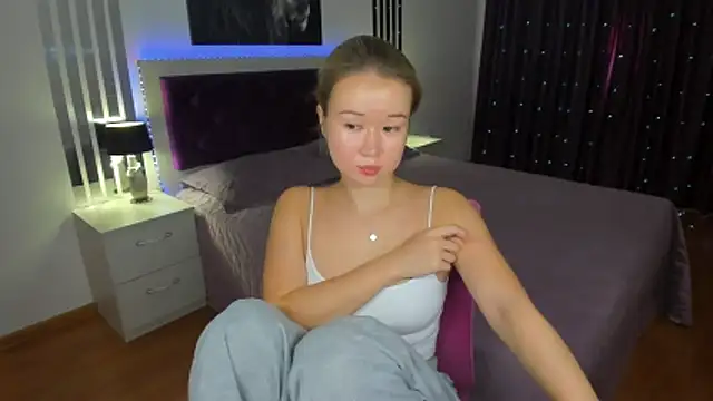 Snapshot of PollyOcean chatting on October 2025 09:50:02 AM PollyOcean online show from October 2025 09:50:02 AM