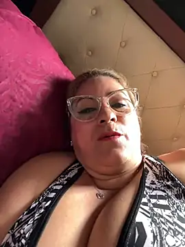 Snapshot of x_elena_x chatting on December 2024 06:45:01 PM x elena x online show from December 2024 06:45:01 PM