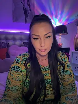 Snapshot of TiffanyRoxx chatting on February 2026 05:28:01 PM TiffanyRoxx online show from February 2026 05:28:01 PM